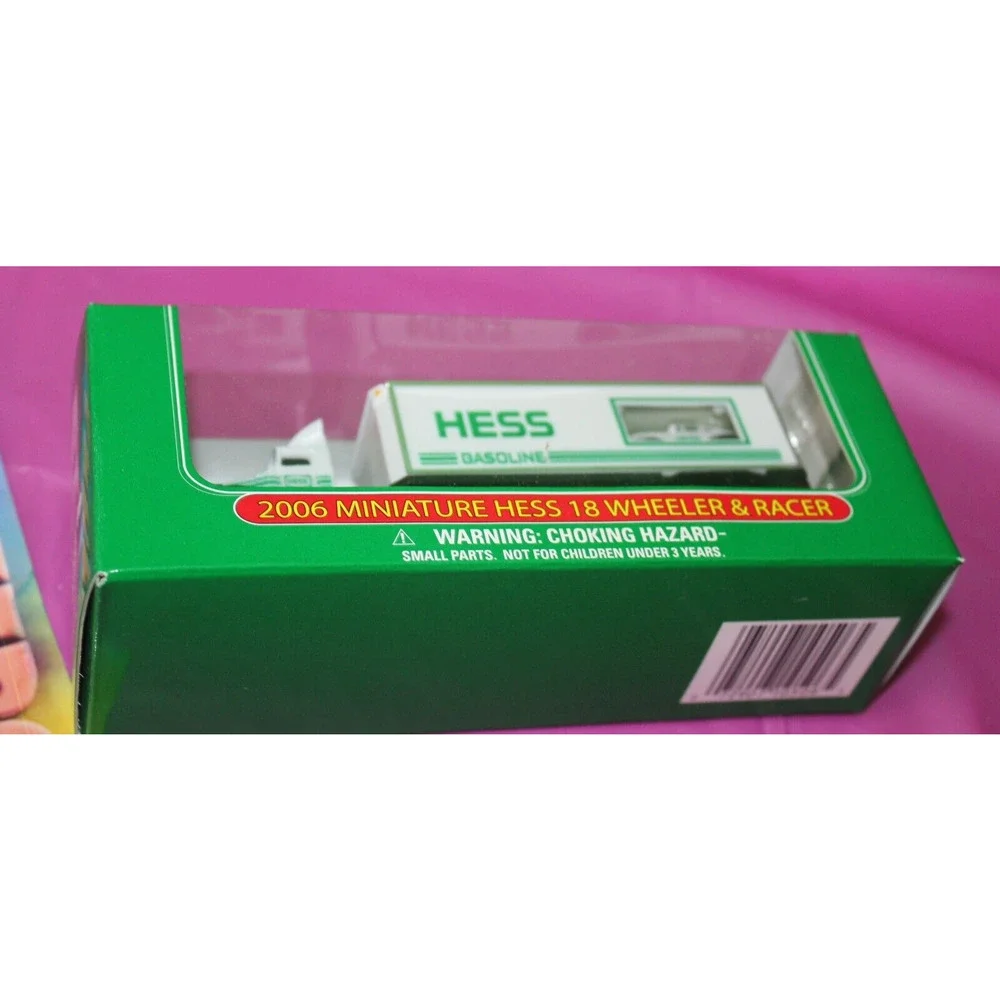 18 PC Hess 2006 Miniature 18 Wheeler And Racer Holiday Toy Christmas Gift In Box